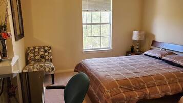 2 bedrooms, desk, free WiFi, bed sheets