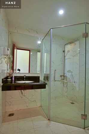 Bathroom - S79 Noi Bai Airport Hotel (Hanoi)
