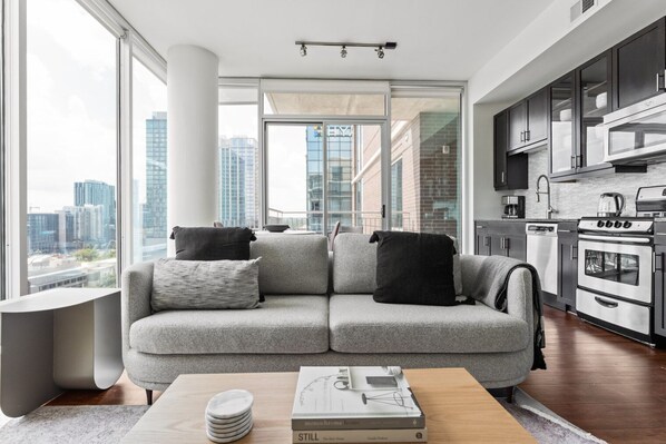 Fernseher, Stereoanlage