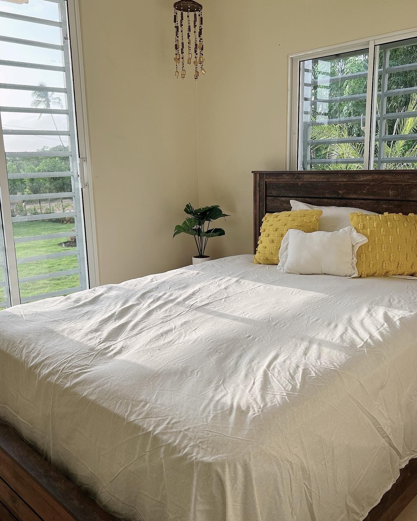 3 bedrooms, bed sheets