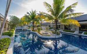 Outdoor pool - Phuket Town, 7 km from Chinpracha House, Room with pool access. (Phuket)