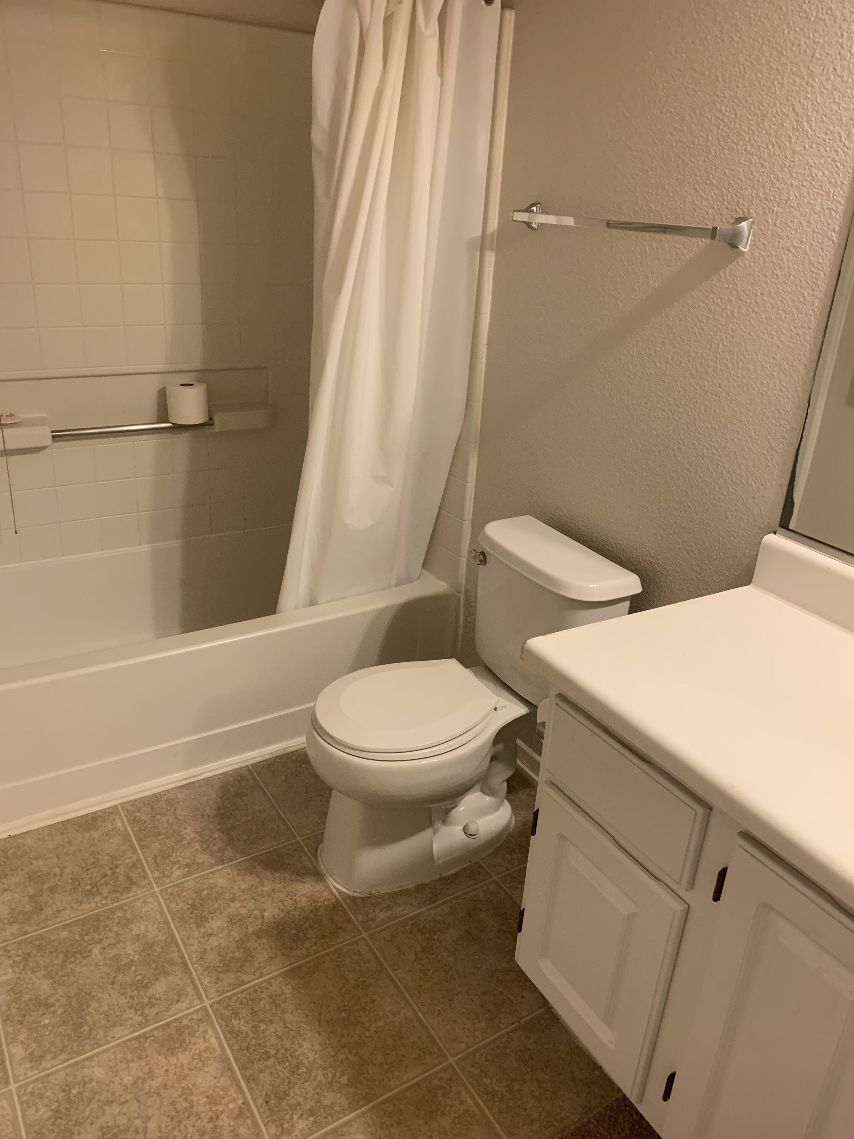 1 bedroom w//private bath at 2 bed apt. Shared kitchen and livingroom 