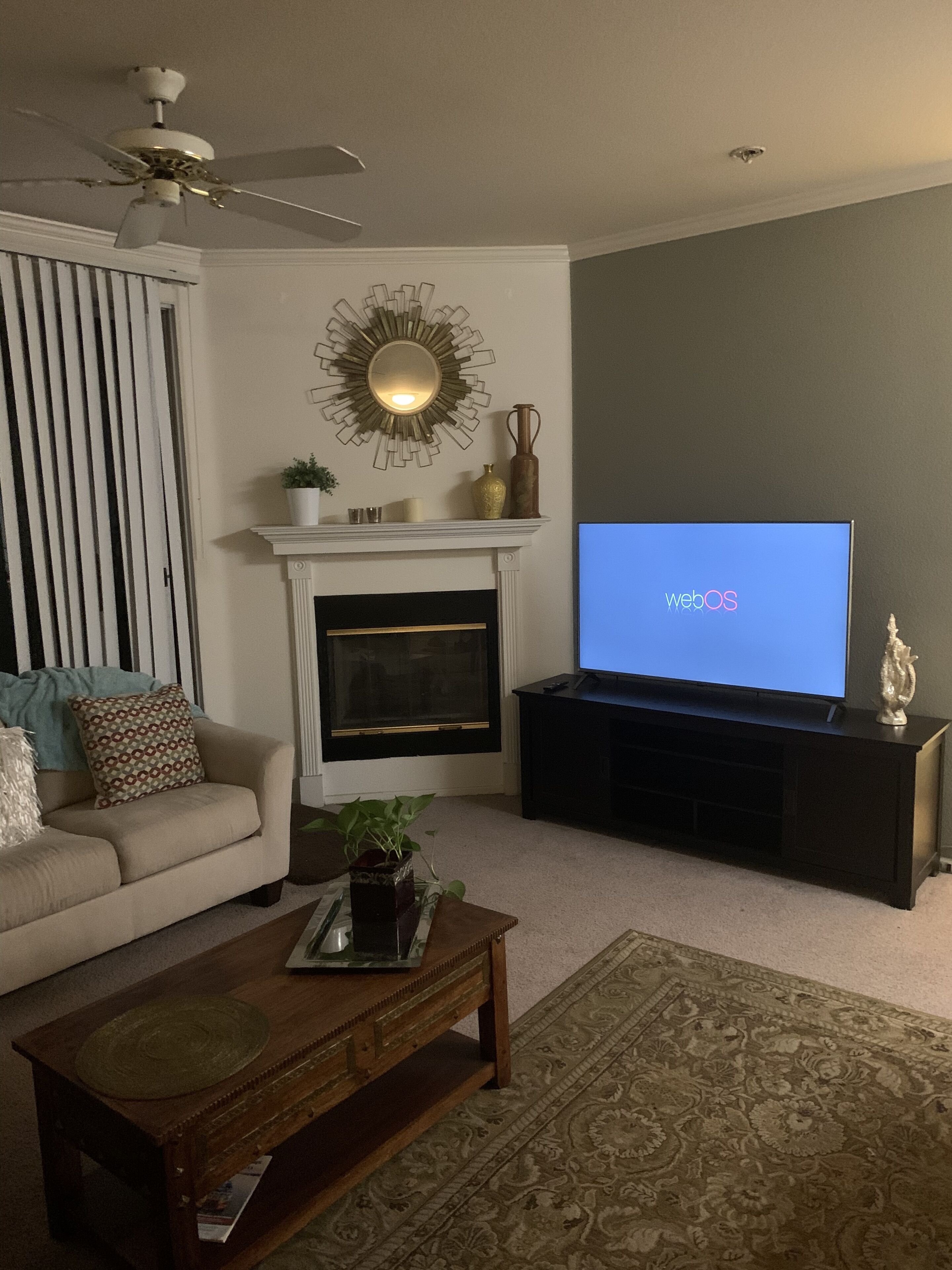 1 bedroom w//private bath at 2 bed apt. Shared kitchen and livingroom 