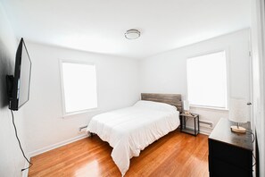 3 bedrooms, free WiFi, bed sheets, wheelchair access
