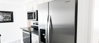 SB Home w Fireplace minutes to Notre Dame. Sleeps 6