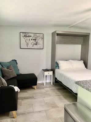 1 bedroom, desk, iron/ironing board, travel cot