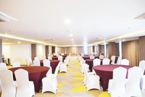 Meeting facility - Louis Kienne Hotel Pemuda (Semarang)