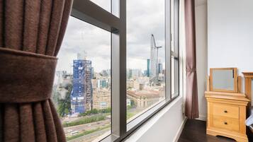 Luxury Triple Room, 3 Bedrooms | Blackout drapes, iron/ironing board, free WiFi