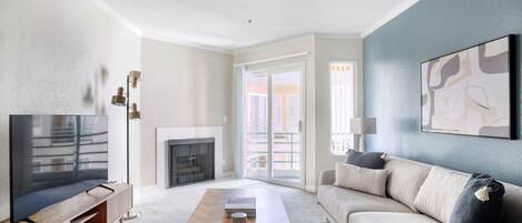 Télévision, chaîne hi-fi