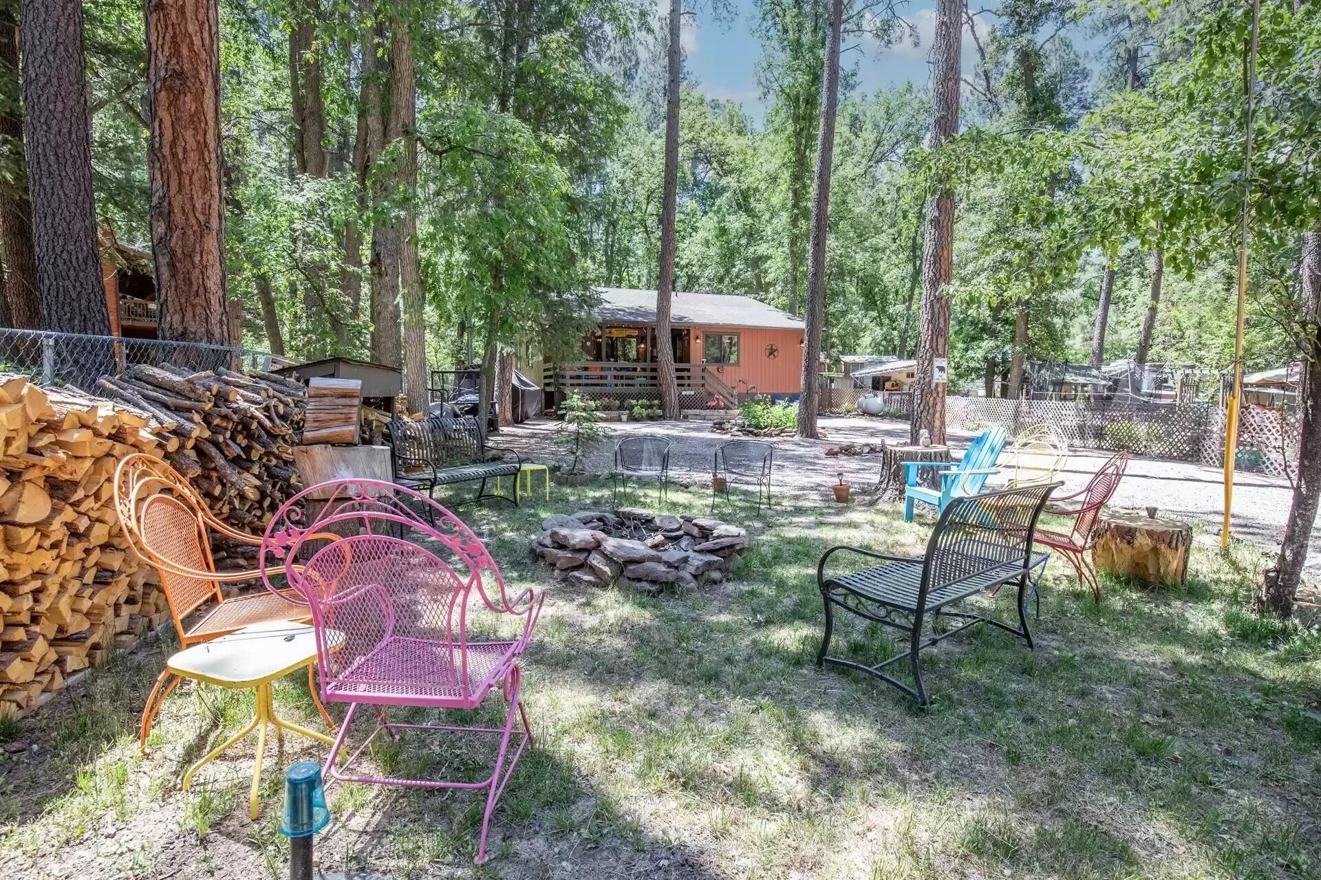 Cozy Bear Cottage | Secluded gem w/4 bedrooms in Christopher Creek!