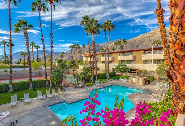 Outdoor pool, a heated pool