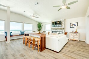 Interior - Beachfront house with fast WiFi, large deck, ideal location & central AC (Galveston)