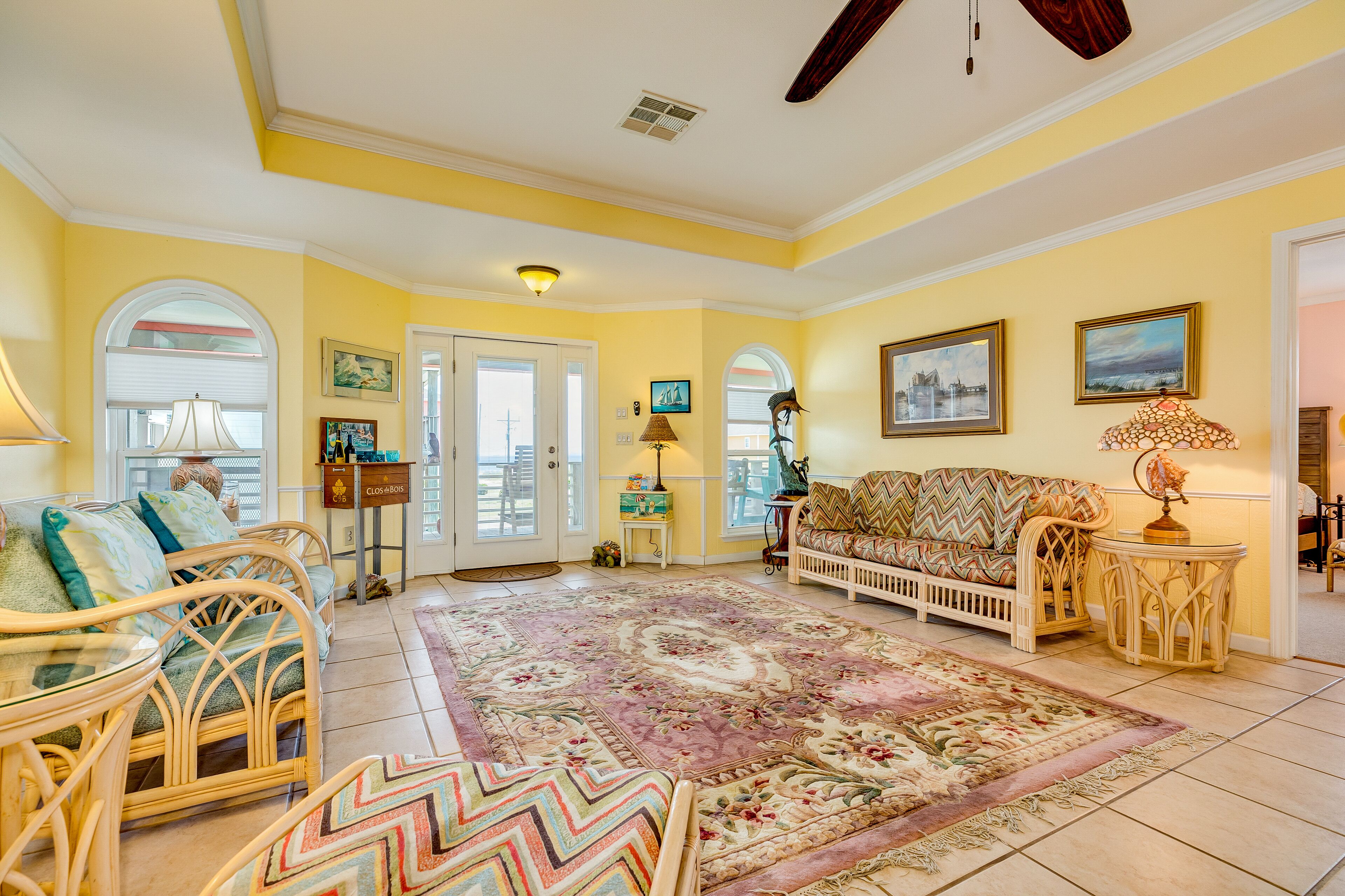 Dog-friendly home near the beach with outdoor shower, central AC, & washer/dryer