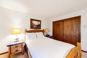 4 bedrooms, WiFi, bed sheets