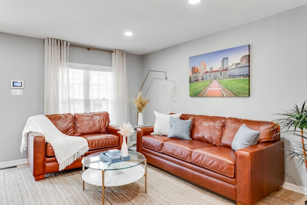 Smart-tv, een open haard en boeken