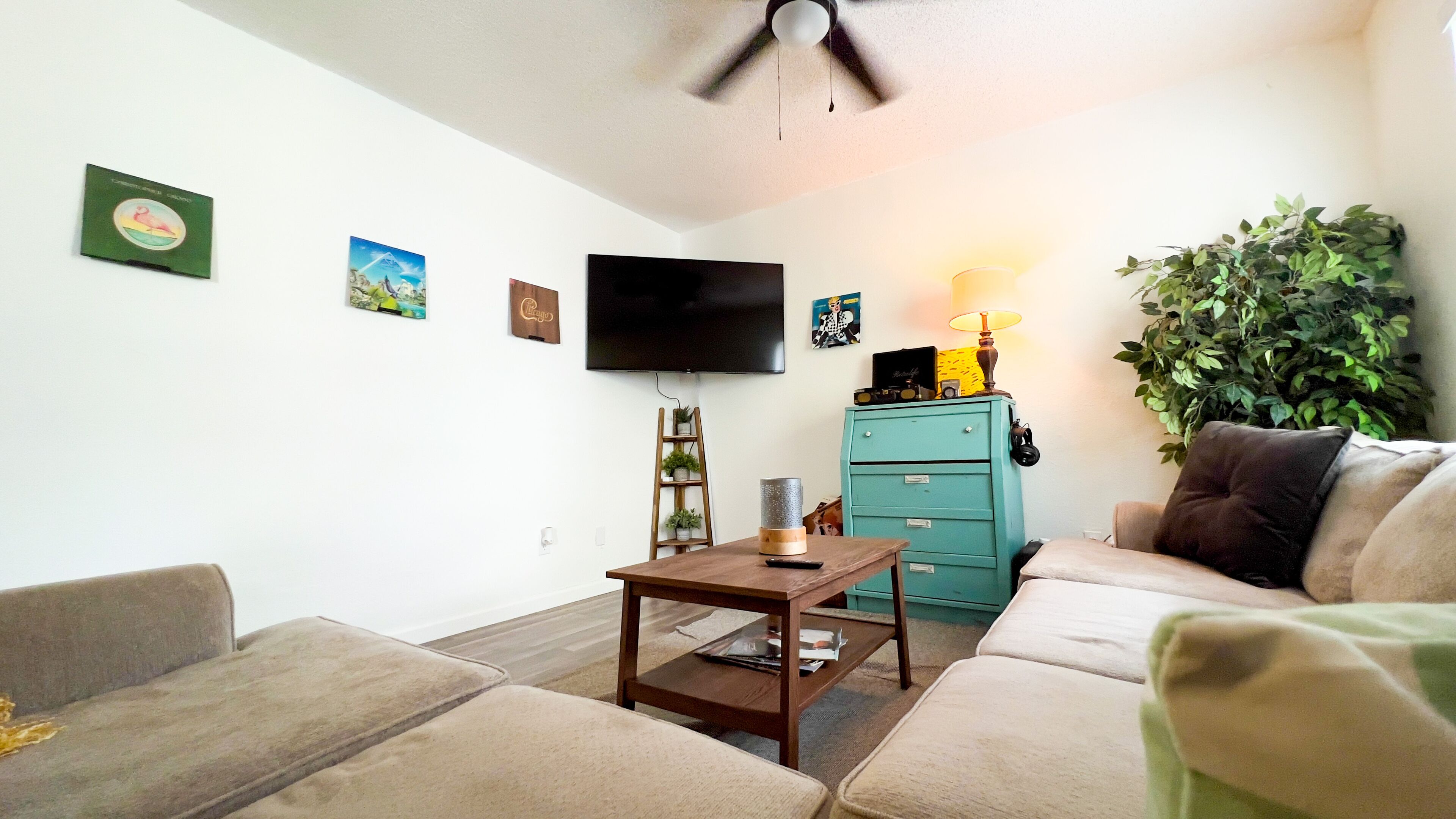 Blast From The Past- Retro BnB🕺🏽📼