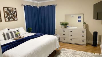 4 bedrooms, iron/ironing board, WiFi, bed sheets