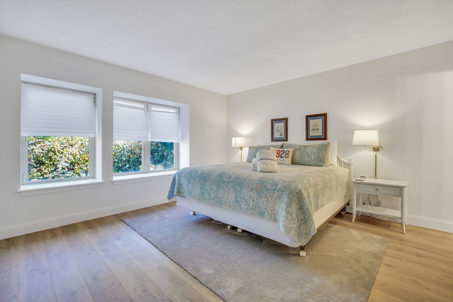 1712 Bluff Villa is conveniently Located in South Beach Marina and is newly remodeled!