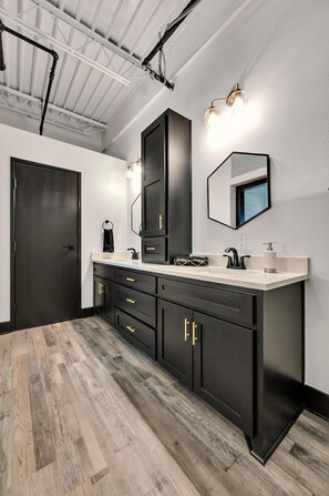 Interior - A Beary Sweet Magnolia Retreat (Waco)