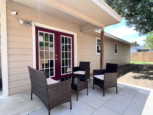 Terrace/patio - Comfy 3Bed/2Bath. EZ Access to Santa's Wonderland (College Station)