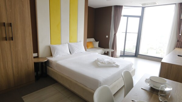 Appartement | Bureau, literie fournie