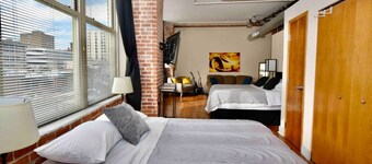 ★ THE PAD ★ KING BED ★