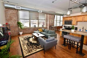 Télévision, Netflix, services de streaming, chaîne hi-fi