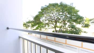 Hiên