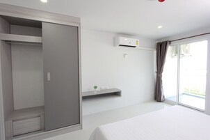 King Size Bed Room | 1 bedroom, desk, laptop workspace, free WiFi