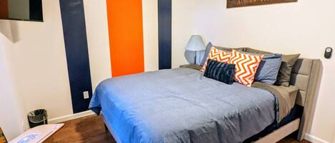 Desk, iron/ironing board, WiFi (free), bed sheets