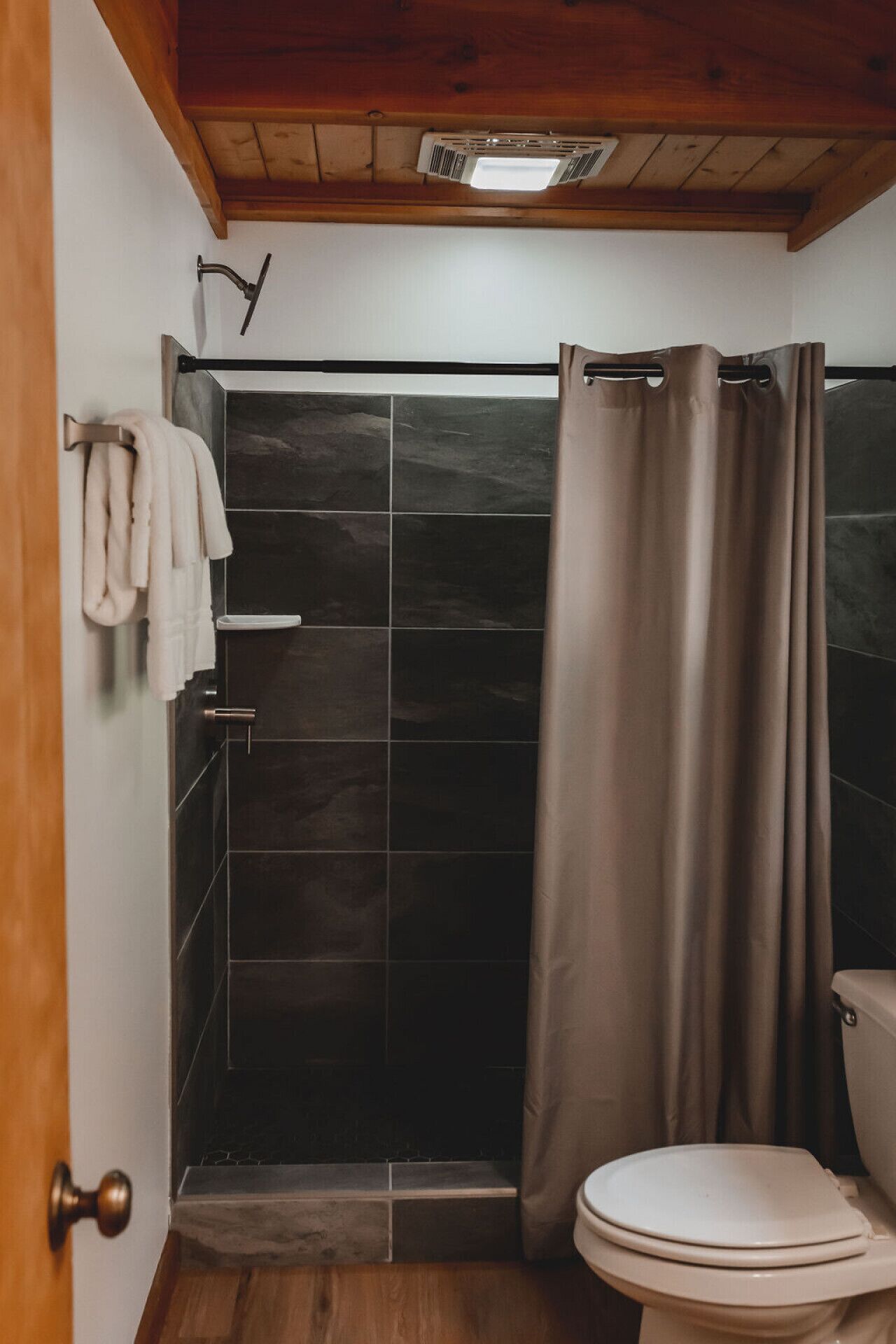 Bear Creek Cabin Fireplace | Privacy | Deck