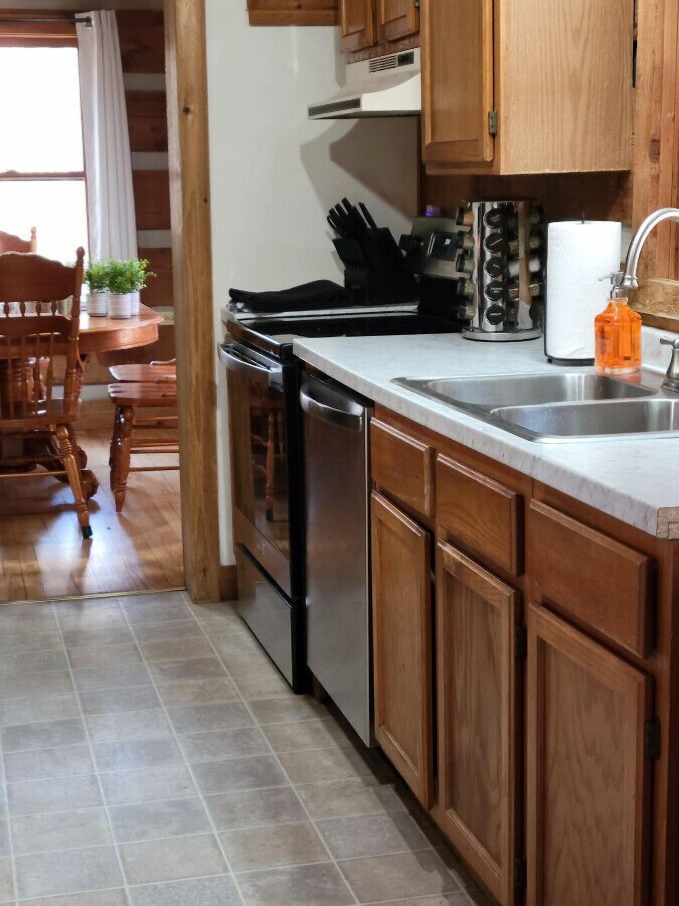 36 North | Blueberry Hideaway Cabin | Hot Tub