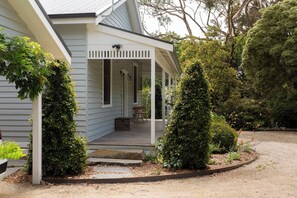 Exterior - Luxury Villas Balnarring Botanical Cottage (Heated Pool) (Balnarring)