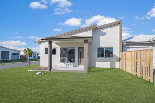 Cosy 3 bedroom 2 bath close to CBD