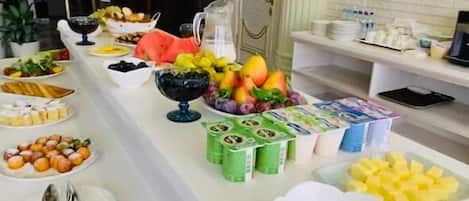 Daily buffet breakfast (USD 10 per person)