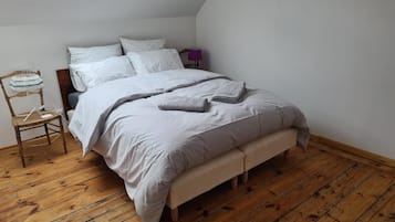 2 slaapkamers, een bureau, wifi