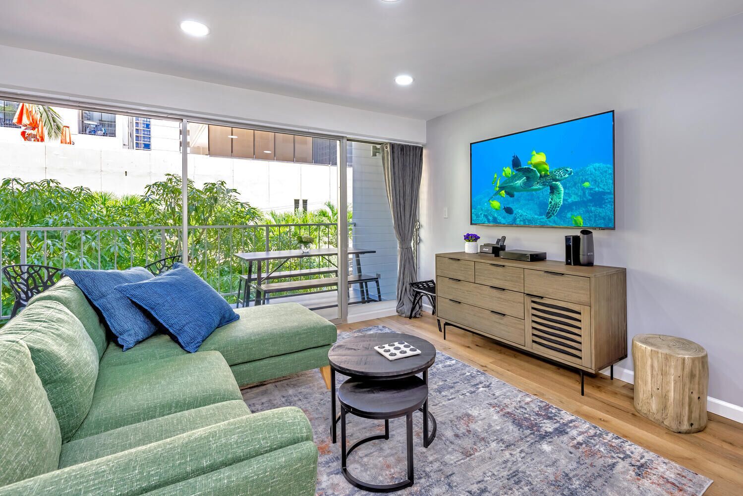 Take-it-easy Waikīkī Beach Condo