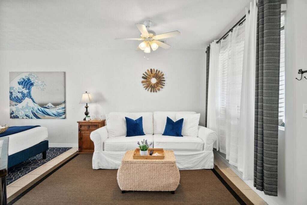 Holiday Haven! 2- Minute Walk to The Sandy Beach!