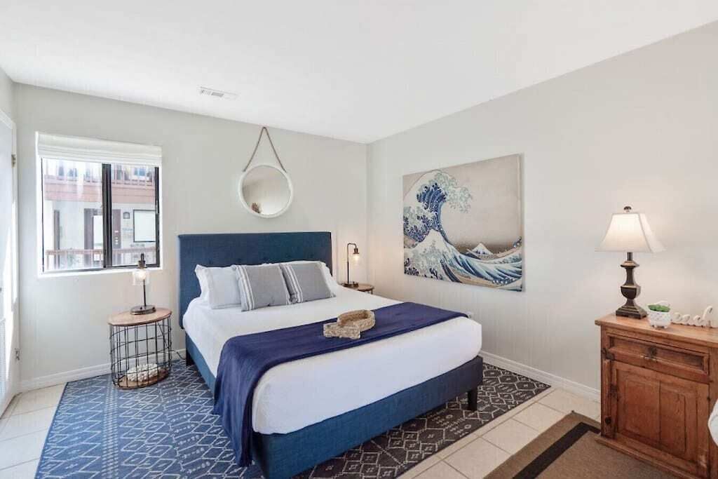 Holiday Haven! 2- Minute Walk to The Sandy Beach!