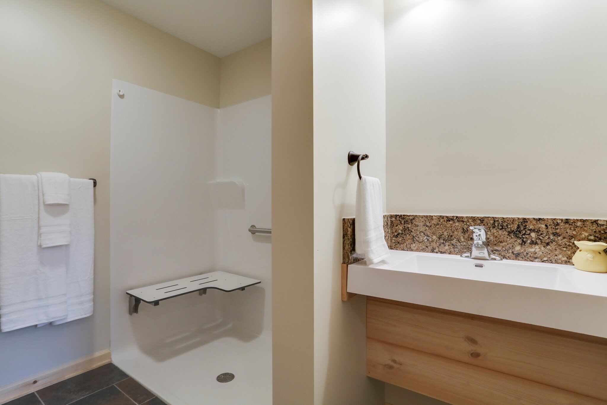 2 WATERFRONT CABINS 2 HOT TUBS 2 FIRE RINGS BEACH FISH HIKE KAYAKS TUBES GRILLS