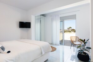 4 bedrooms, iron/ironing board, travel cot, free WiFi
