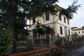 Esterni