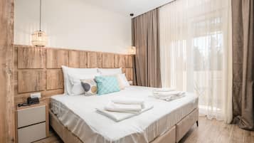 Deluxe Double or Twin Room | In-room safe, blackout drapes, free WiFi, bed sheets