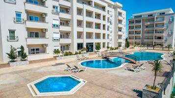 Seasonal outdoor pool