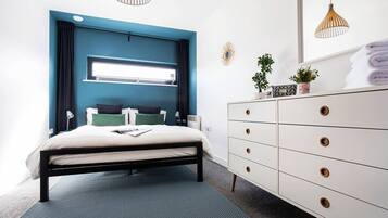 2 bedrooms, blackout drapes, iron/ironing board, free internet