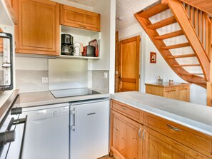 Kühlschrank, Mikrowelle, Geschirrspüler