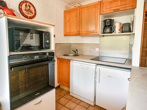 Frigorífico, microondas y lavavajillas