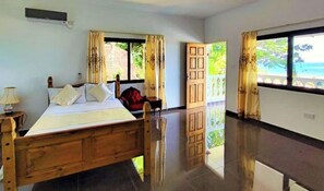 2 habitaciones, tabla de planchar con plancha y cuna de viaje 