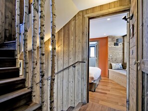 Interior - Elegant Chalet with Panoramic Views, Near Pistes, Sleeps 8 (Courchevel 1850)