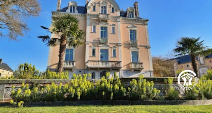 Château de la Roche 11-12 pers, historical charm, comfort included